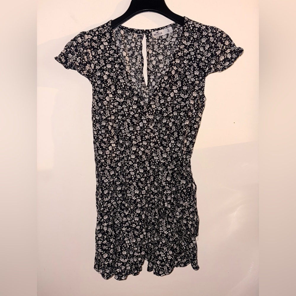 Hollister size small romper